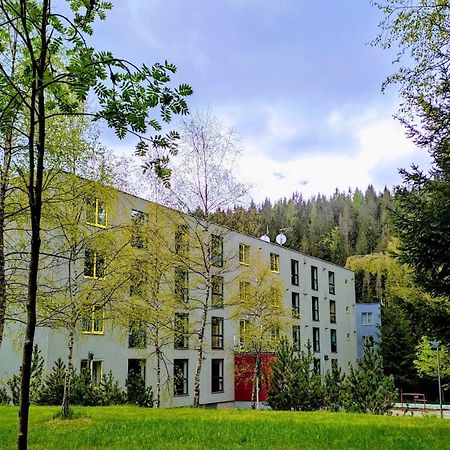 הַרָכוֹב Plne Vybaveny Apartman Pod Mumlavskym Vodopadem, Zahrada S Ohnistem, Idealni Vychozi Bod Pro Turistiku, U Cesty Na Hrebeny, Kousek Do Centra, Absolutni Klid, Vybaveny I Pro Deti, Wellness A Fitko Naproti מראה חיצוני תמונה
