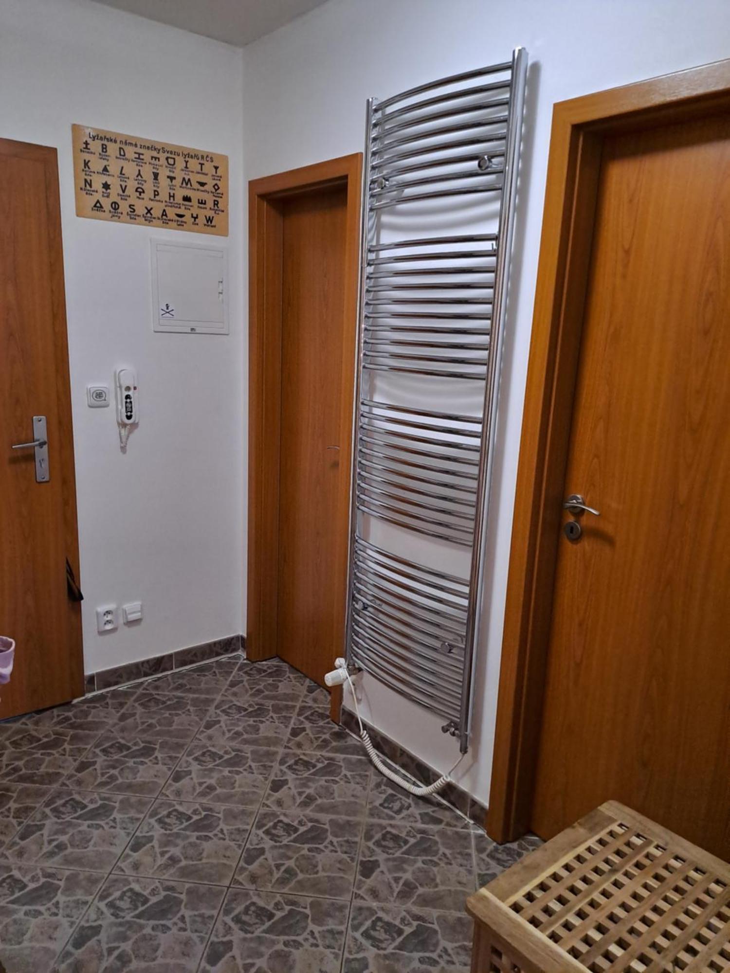 הַרָכוֹב Plne Vybaveny Apartman Pod Mumlavskym Vodopadem, Zahrada S Ohnistem, Idealni Vychozi Bod Pro Turistiku, U Cesty Na Hrebeny, Kousek Do Centra, Absolutni Klid, Vybaveny I Pro Deti, Wellness A Fitko Naproti מראה חיצוני תמונה